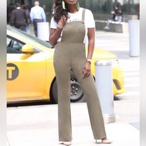 Romeo & Juliet Couture Black Jumpsuit overalls Medium